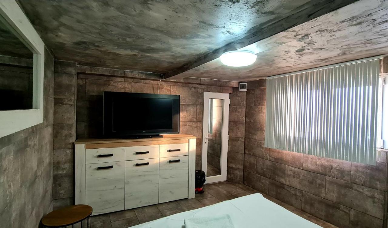 מנגליה Lazy Lounge Apartments מראה חיצוני תמונה