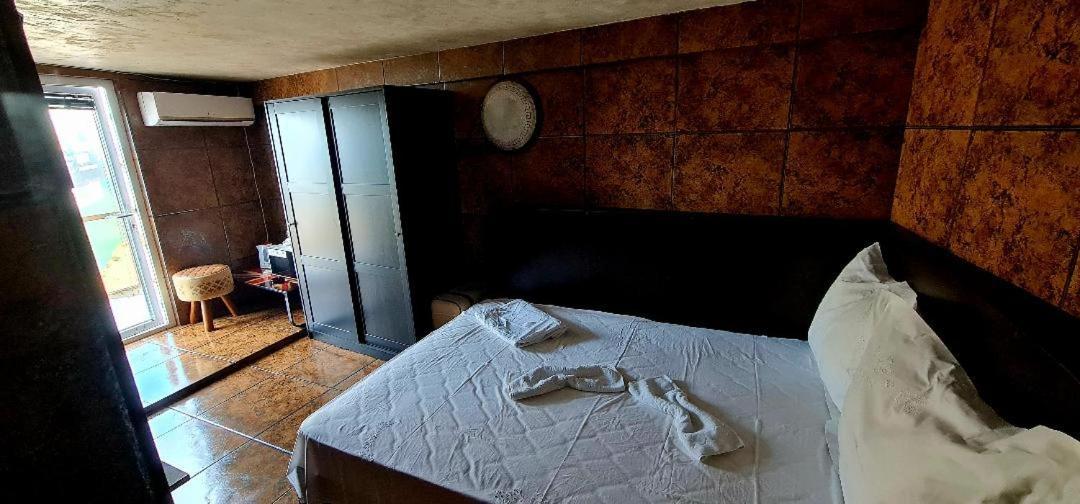 מנגליה Lazy Lounge Apartments מראה חיצוני תמונה