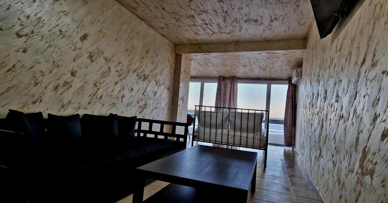 מנגליה Lazy Lounge Apartments מראה חיצוני תמונה